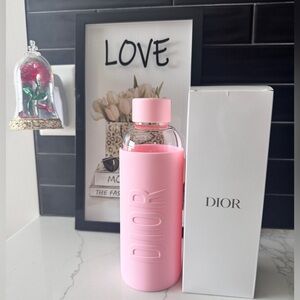 🩷100% Christian Dior Water Bottle🩷